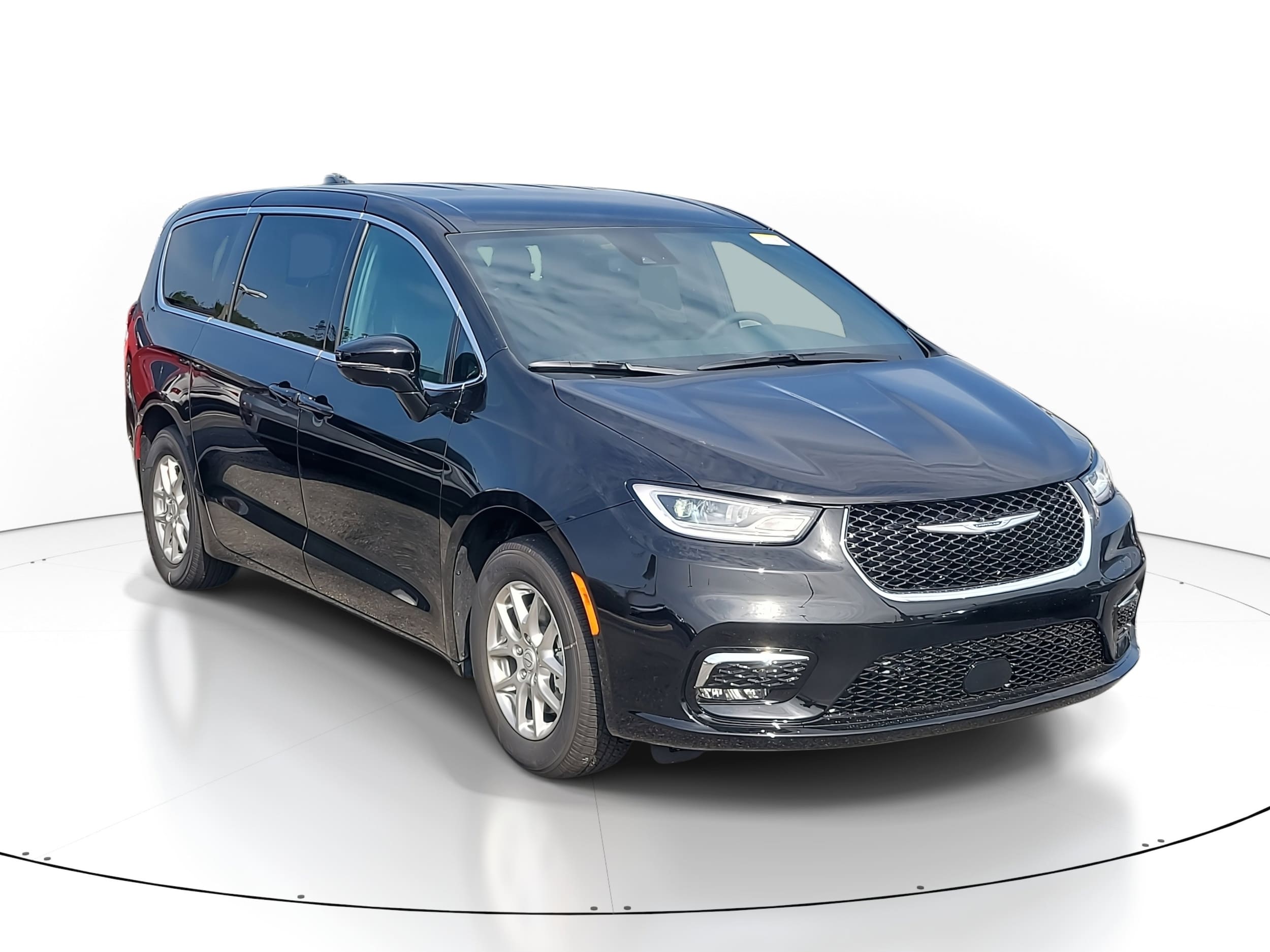 2026 Chrysler Pacifica Select's photo