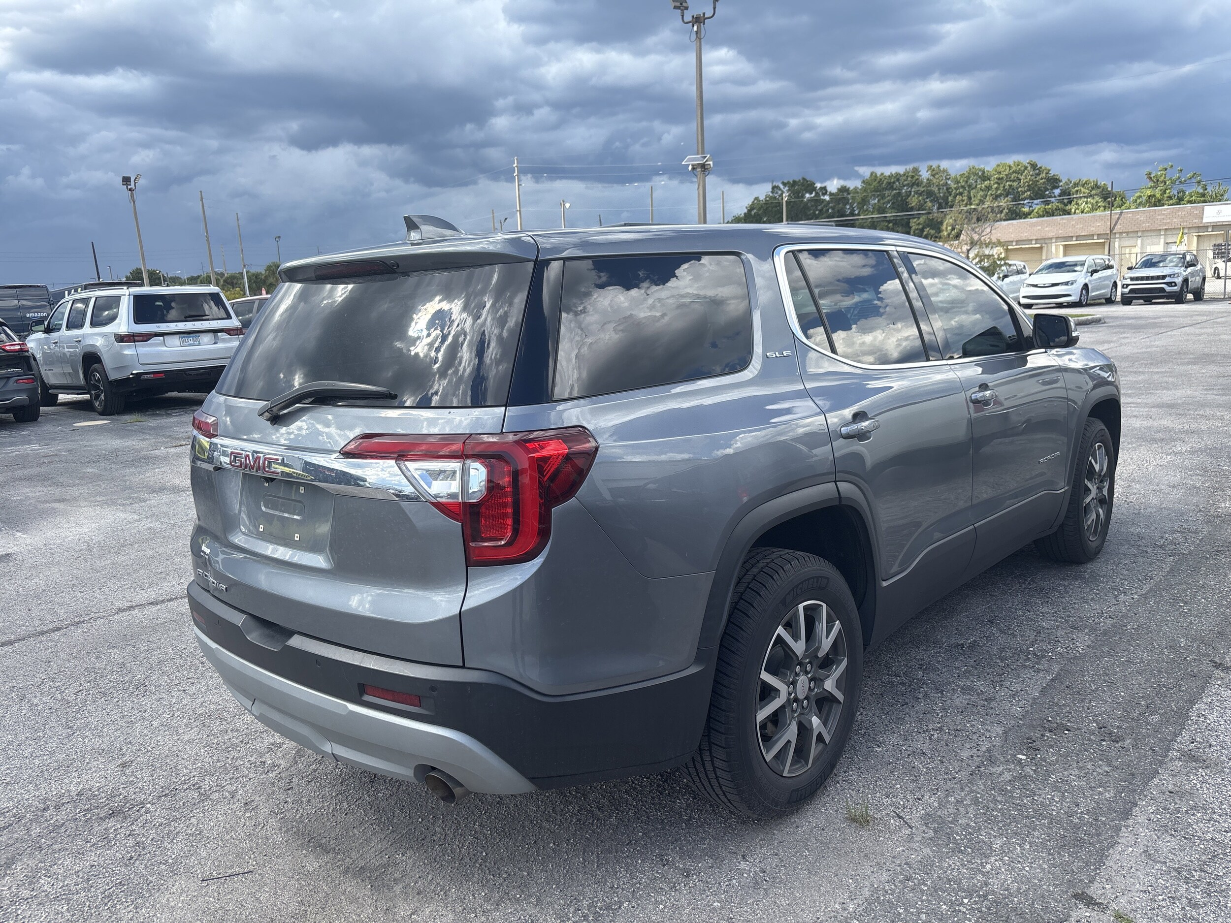 2021 Gmc Acadia SLE photo 3