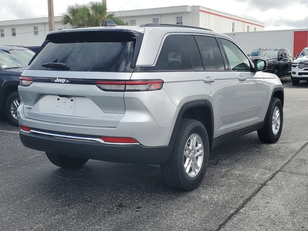 New 2025 Jeep Grand Cherokee Laredo Sport Utility