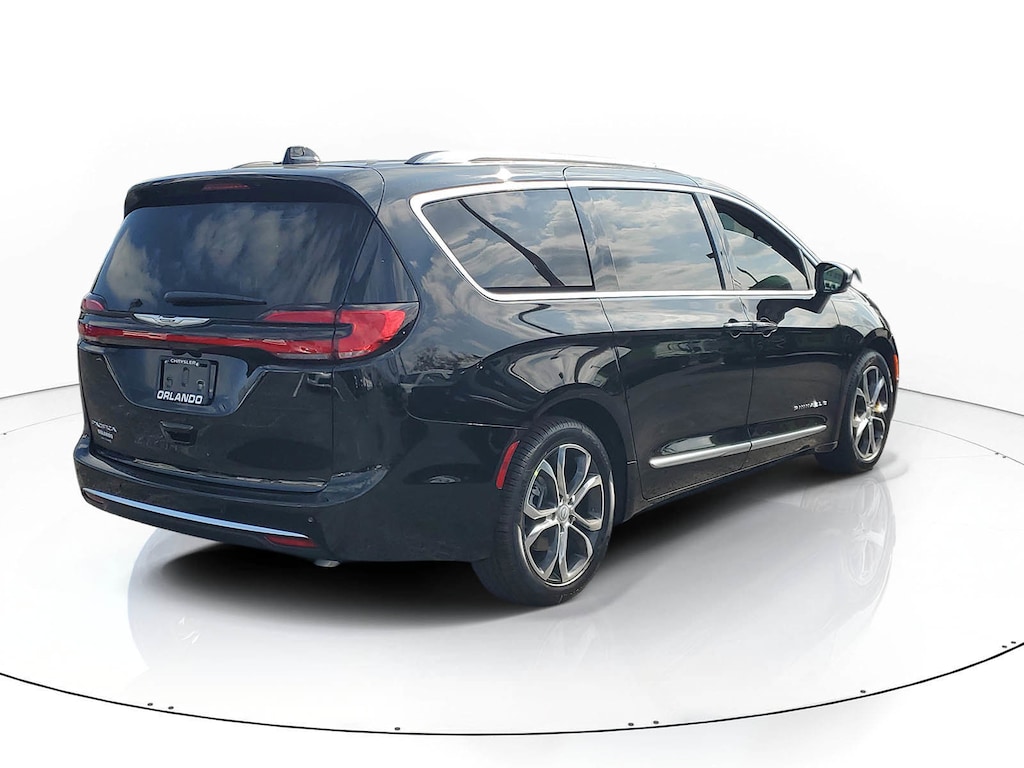 New 2026 Chrysler Pacifica Pinnacle Passenger Van