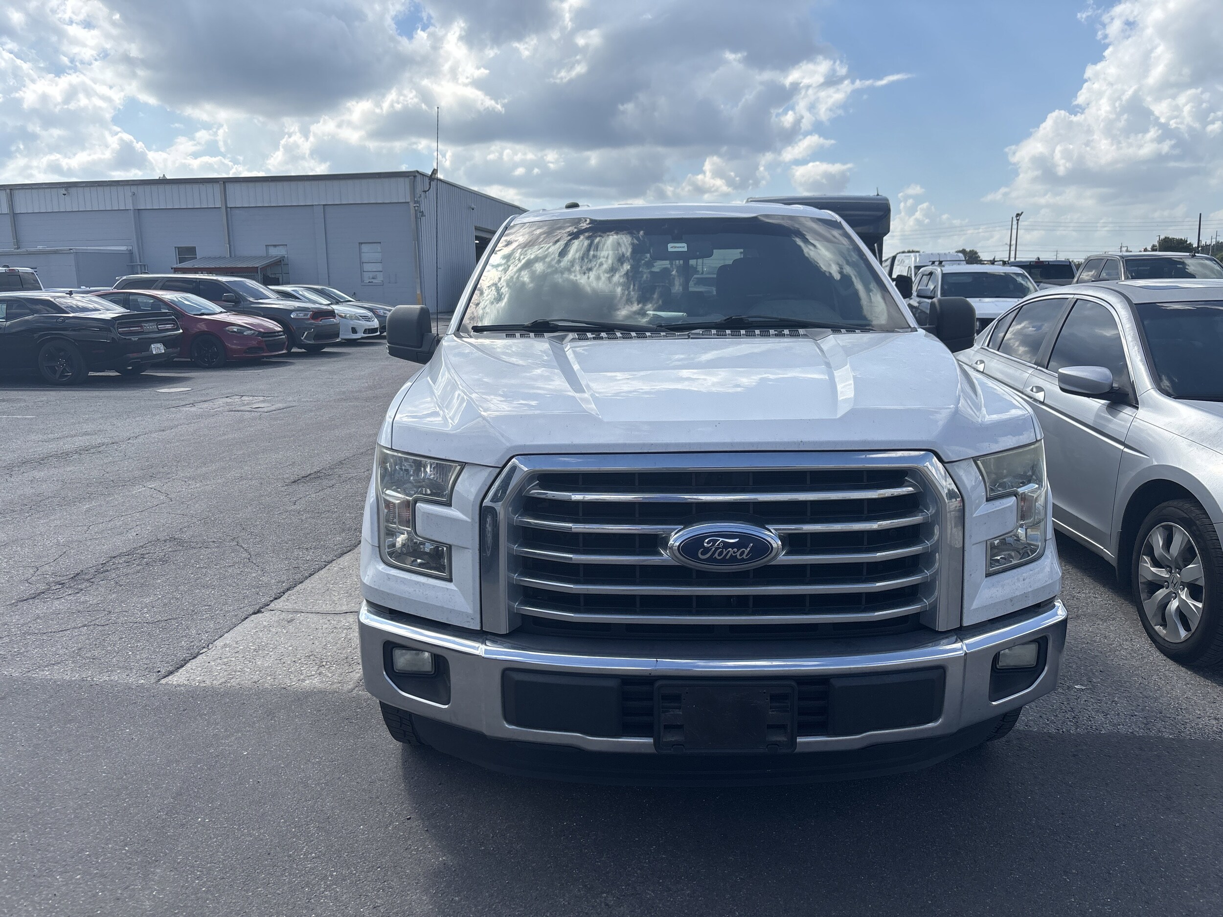 2016 Ford F-150 XLT photo 2