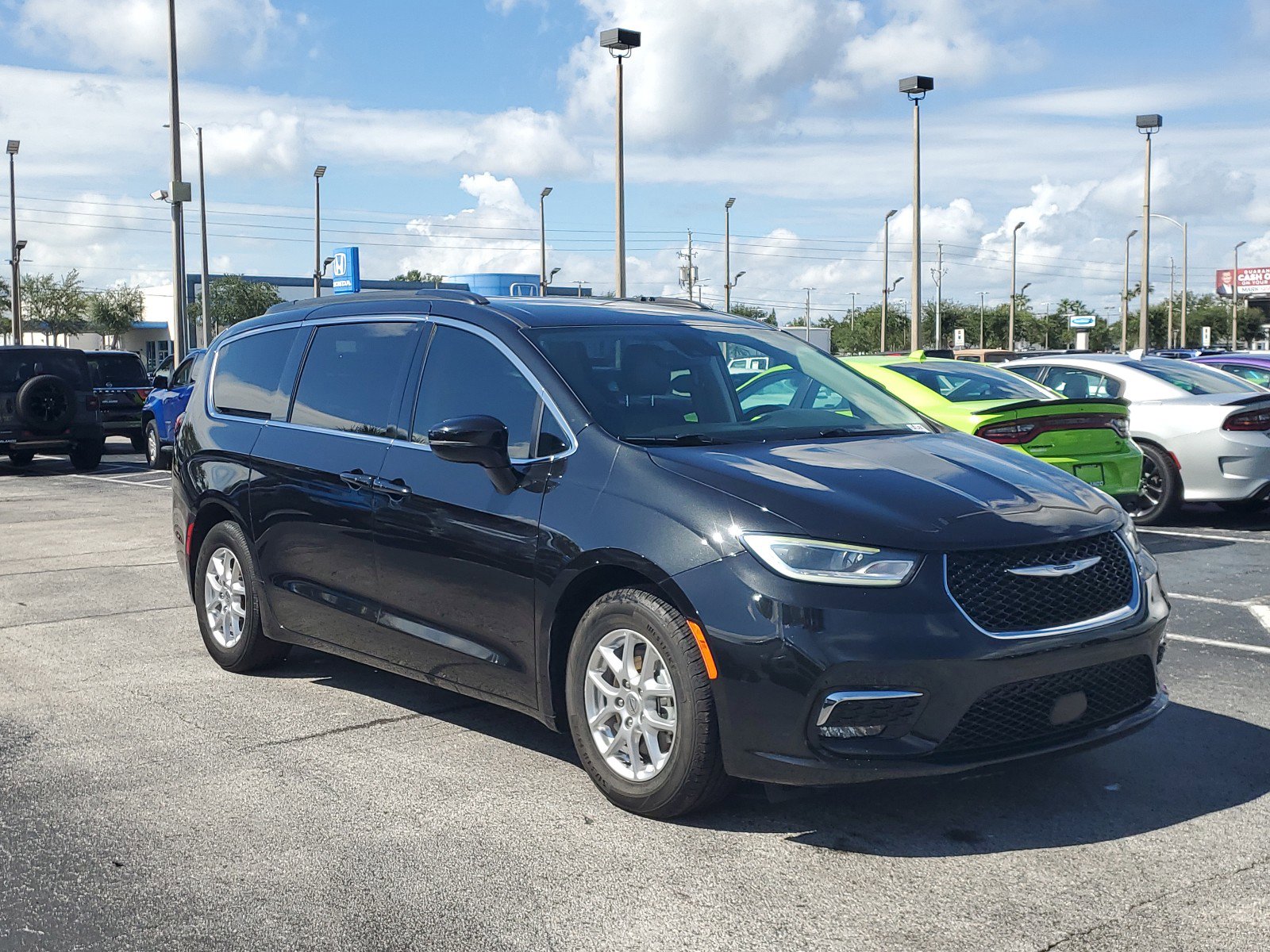 Used 2022 Chrysler Pacifica Touring L with VIN 2C4RC1BG8NR214567 for sale in Orlando, FL