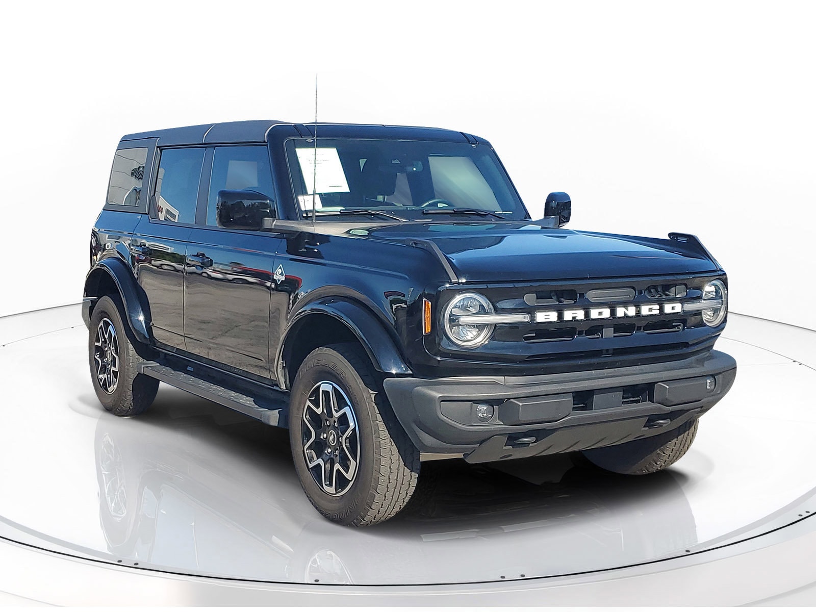 2024 Ford Bronco 4-Door Outer Banks's photo