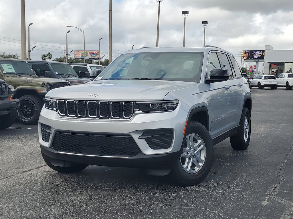 New 2025 Jeep Grand Cherokee Laredo Sport Utility