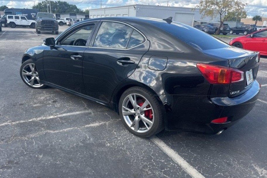 2010 Lexus IS 250 photo 2