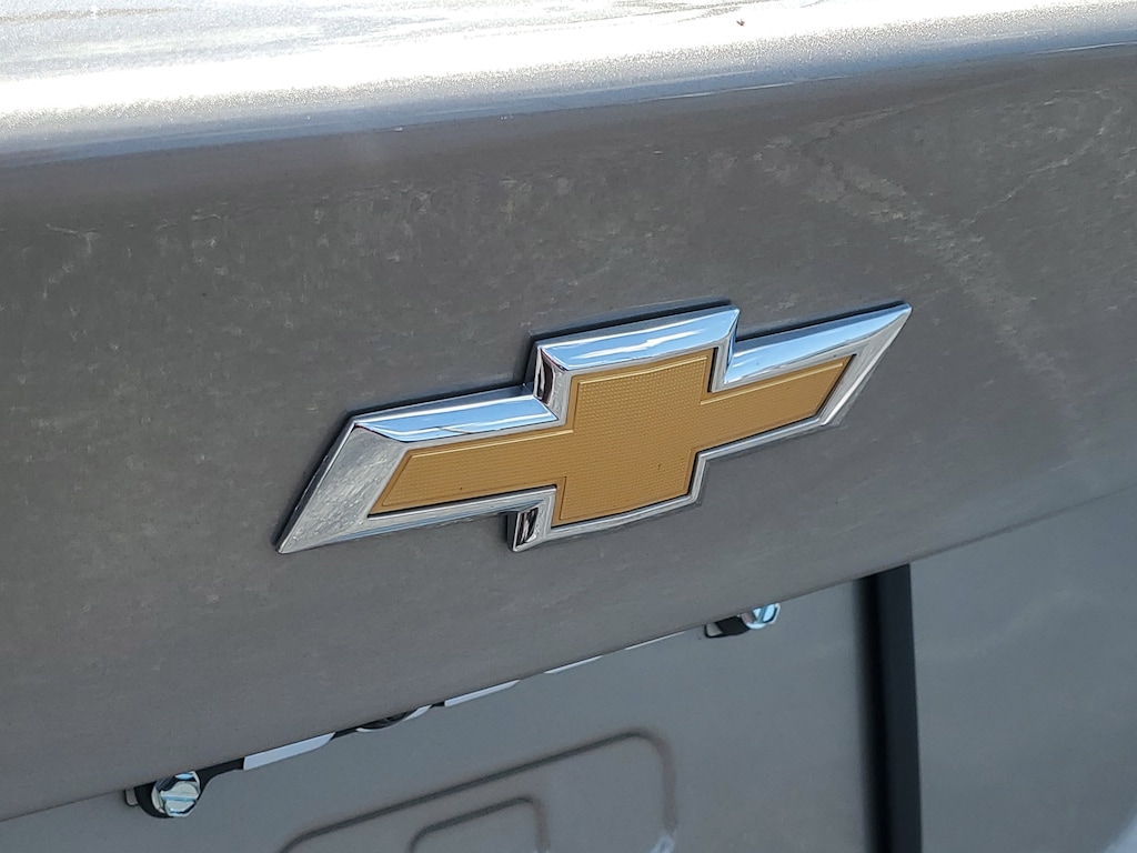 2024 Chevrolet Malibu 1LT photo 2