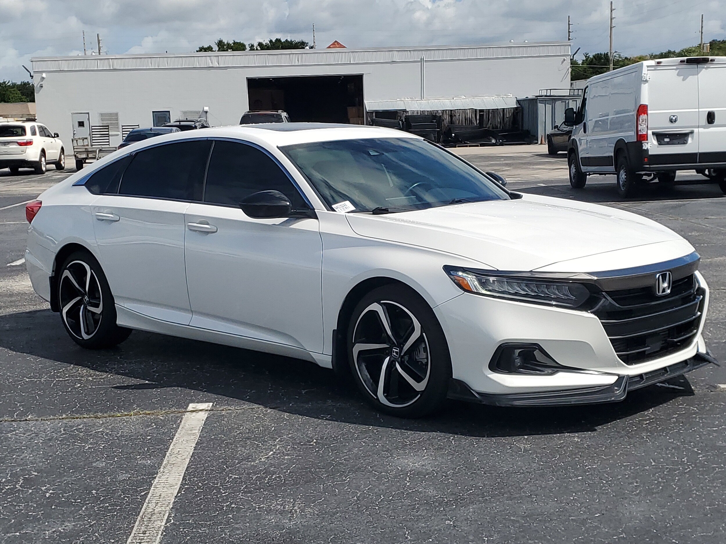 2022 Honda Accord Sport 2.0T photo 2