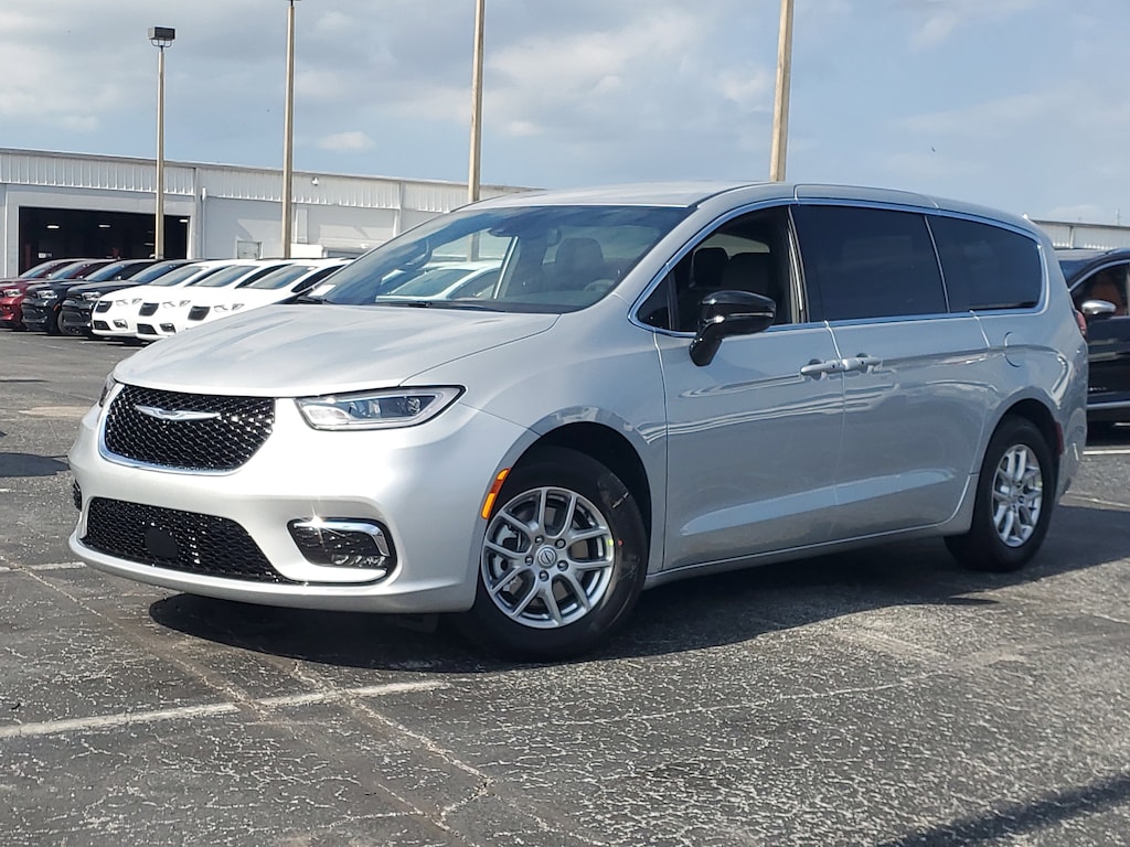 New 2026 Chrysler Pacifica Select Passenger Van