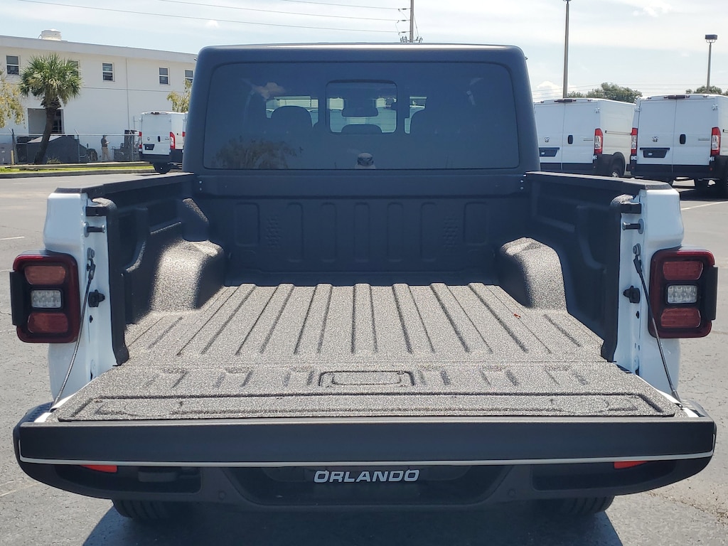New 2025 Jeep Gladiator Sport S Pickup