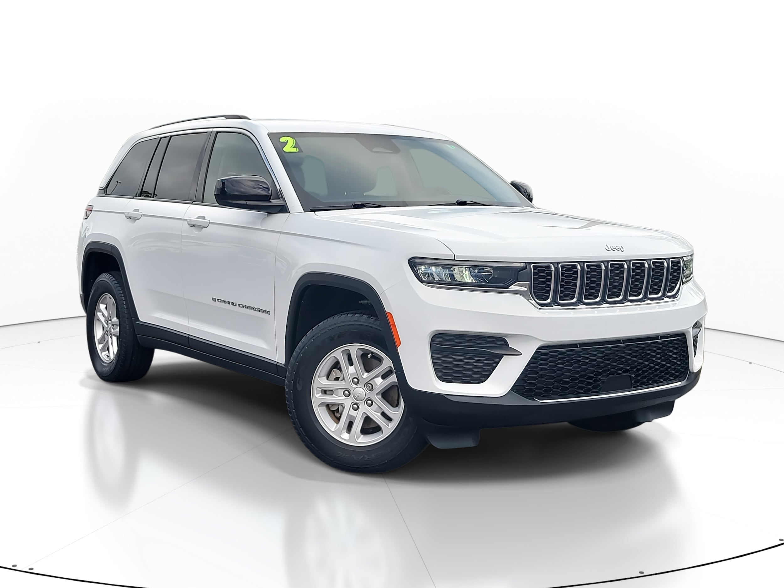 2022 Jeep Grand Cherokee Laredo's photo