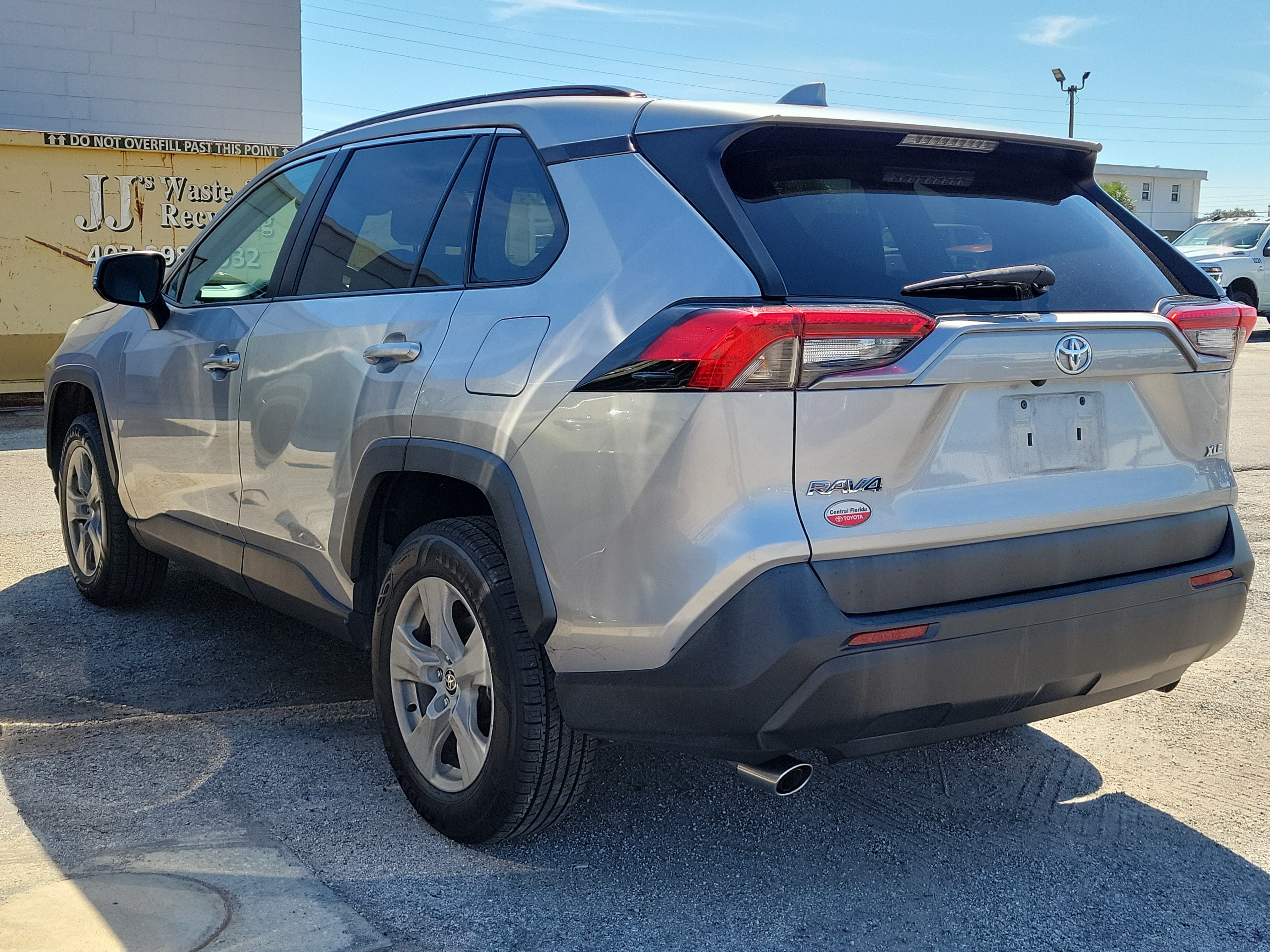 Used 2021 Toyota RAV4 XLE XLE FWD