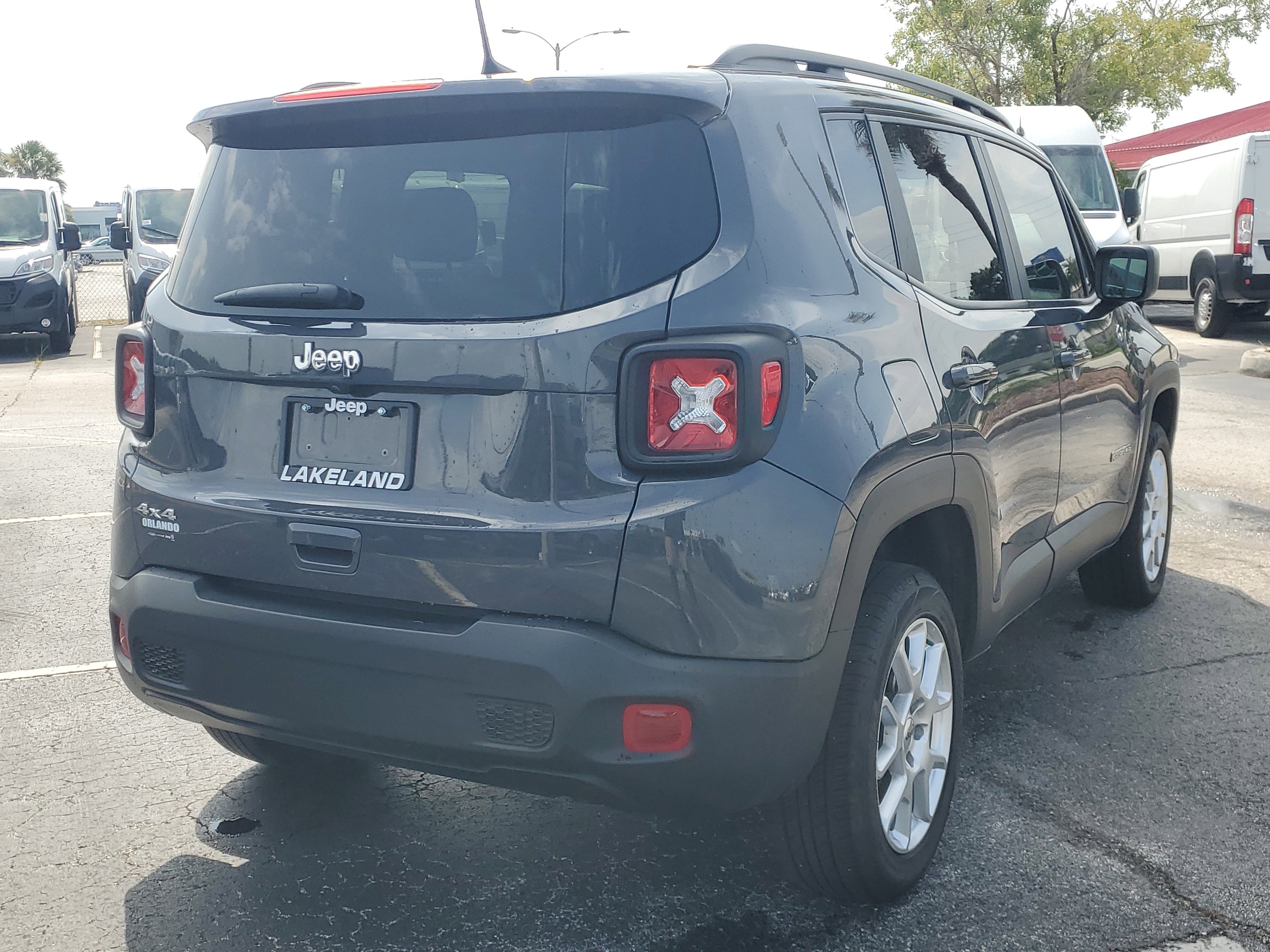 Image 3 of 2023 Jeep Renegade Latitude 4x4