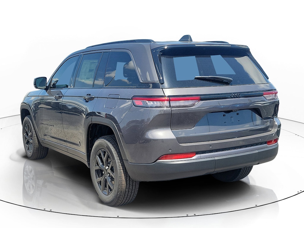 New 2026 Jeep Grand Cherokee Laredo Altitude Sport Utility