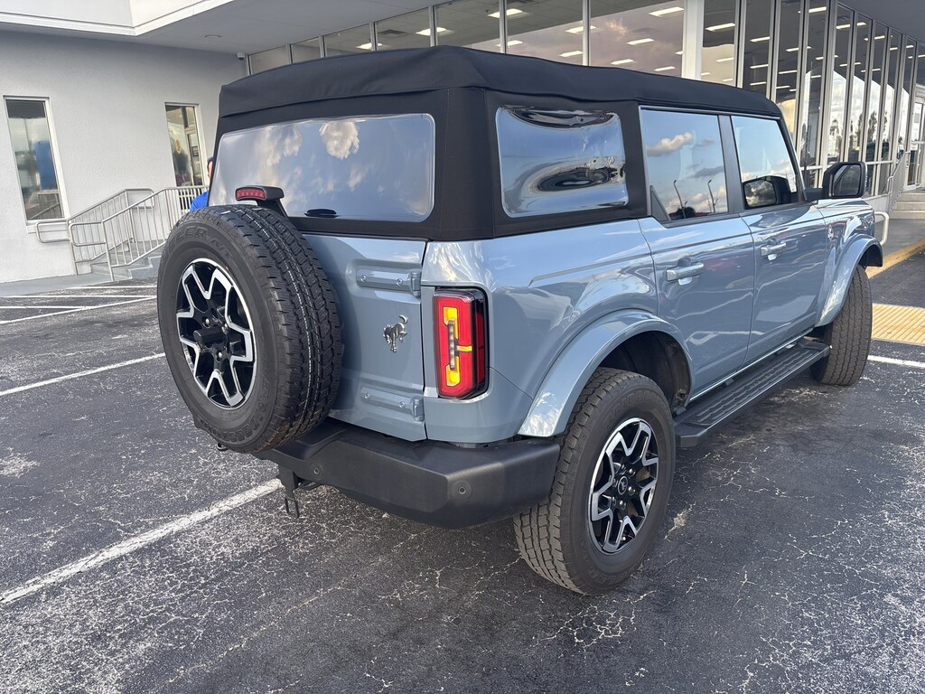 2024 Ford Bronco Outer Banks photo 4