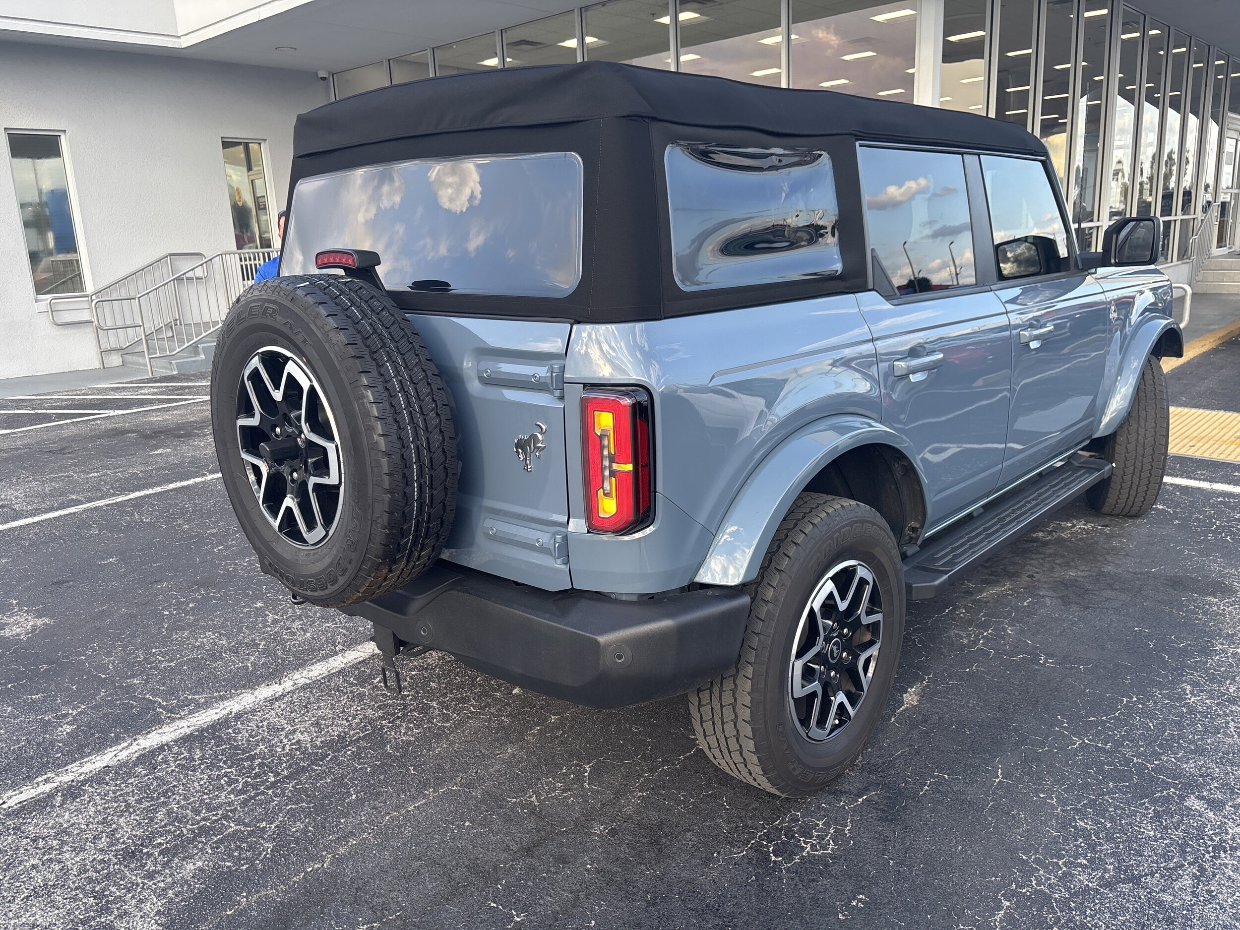 2024 Ford Bronco Outer Banks photo 2