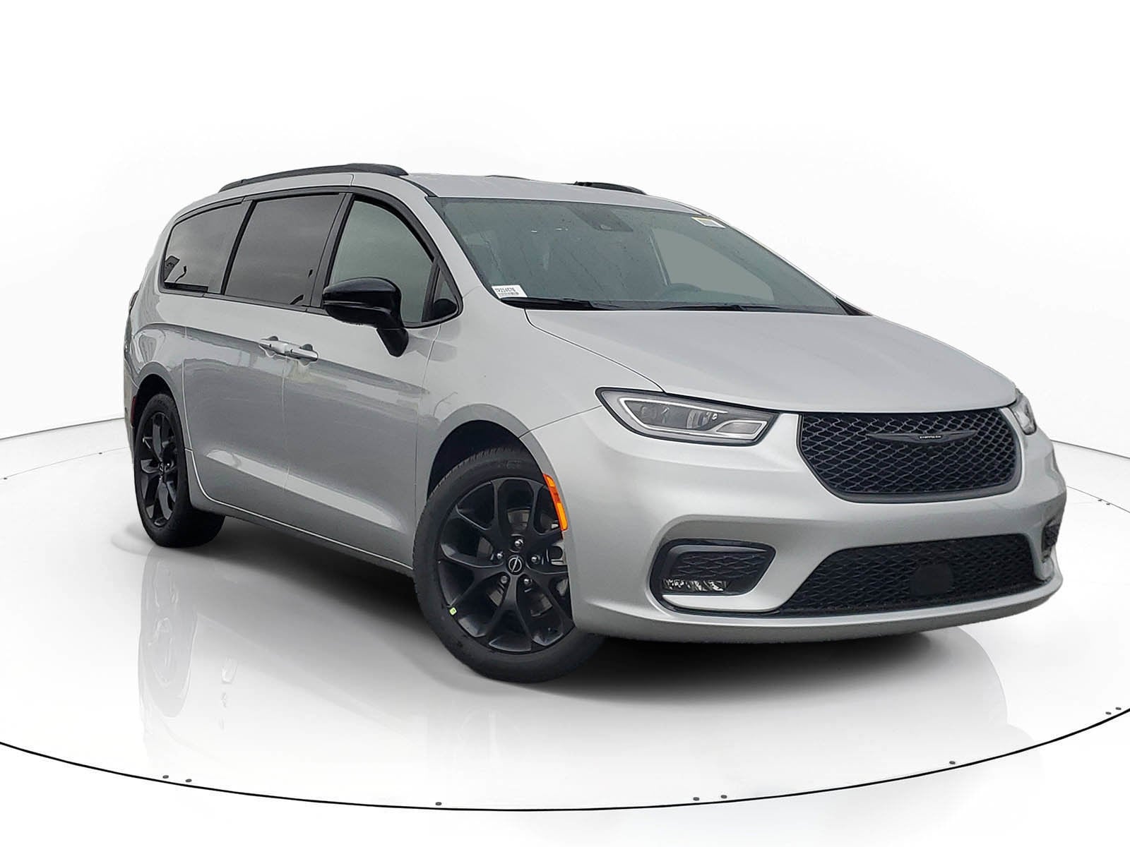 2026 Chrysler Pacifica Select's photo