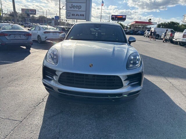 2021 Porsche Macan Base photo 3