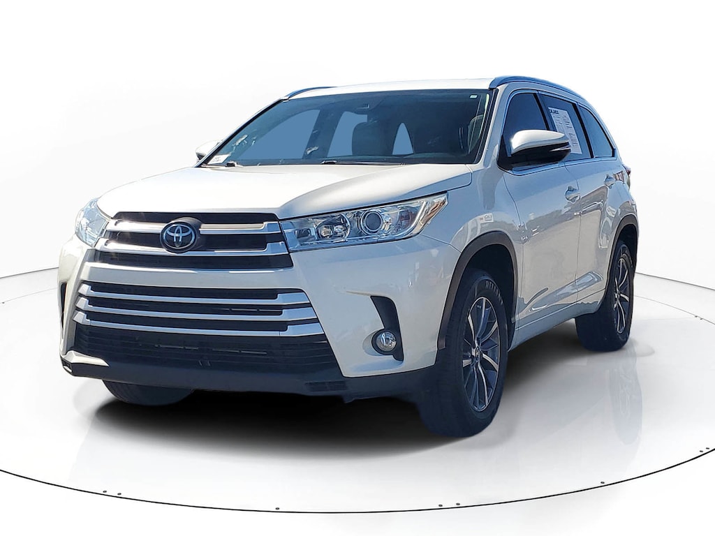 Used 2018 Toyota Highlander XLE XLE V6 FWD