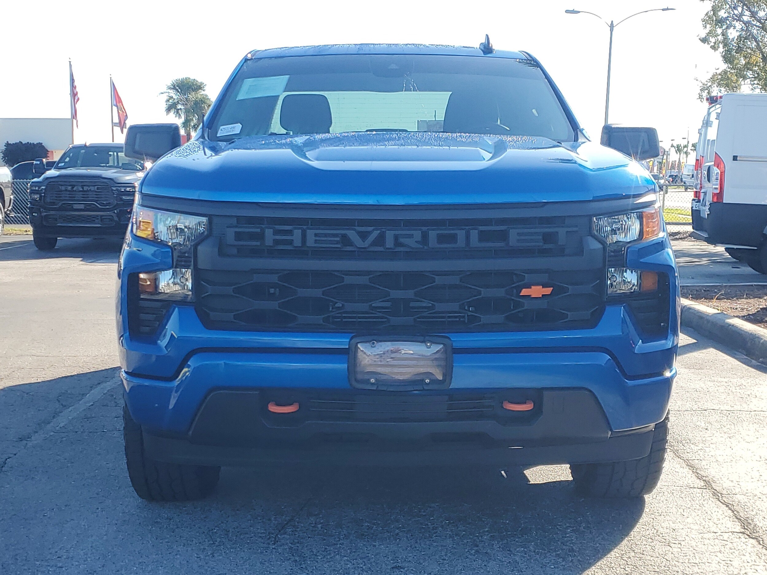 2022 Chevrolet Silverado 1500 Custom photo 2