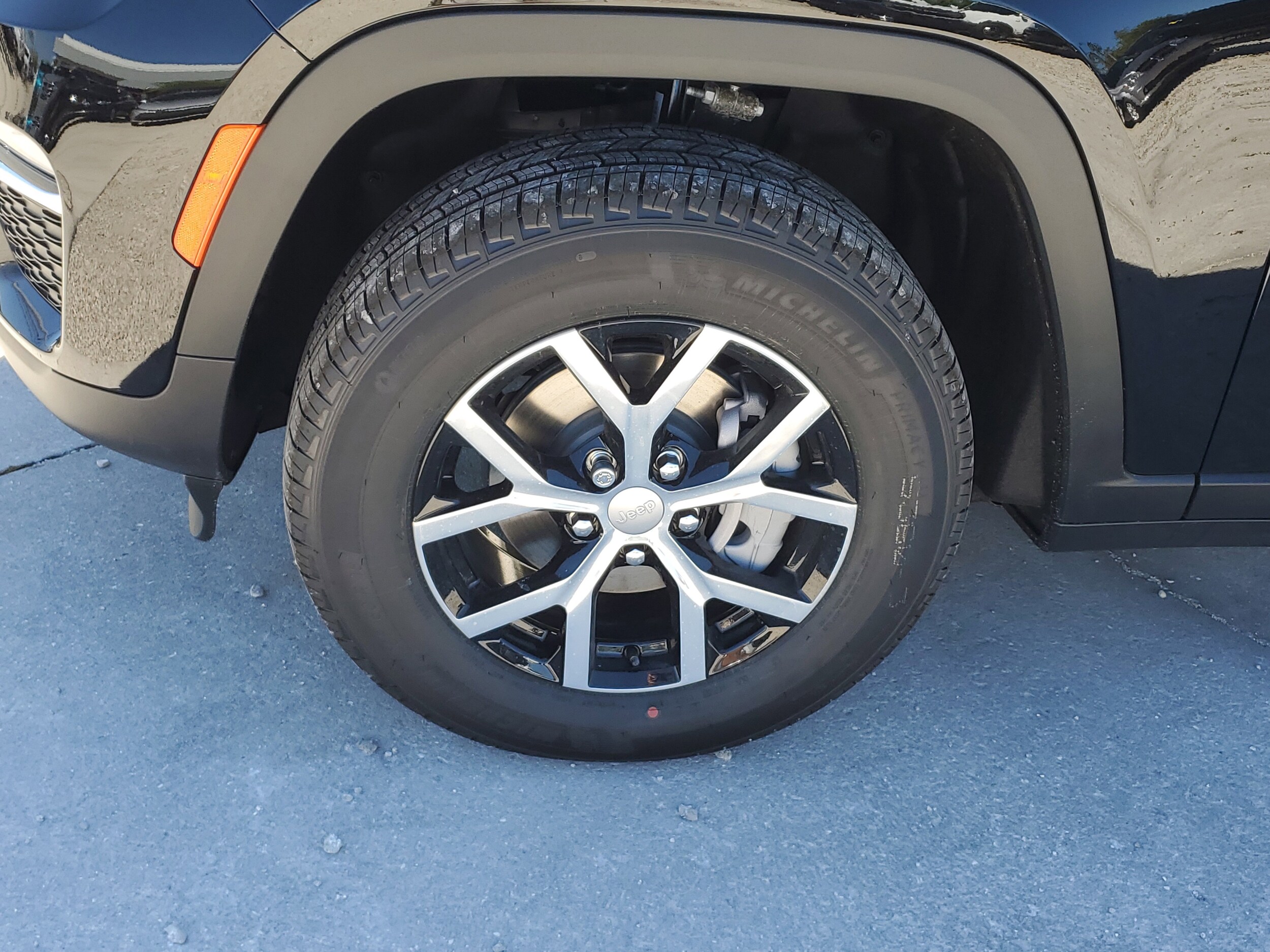 2025 Jeep Grand Cherokee Limited photo 2