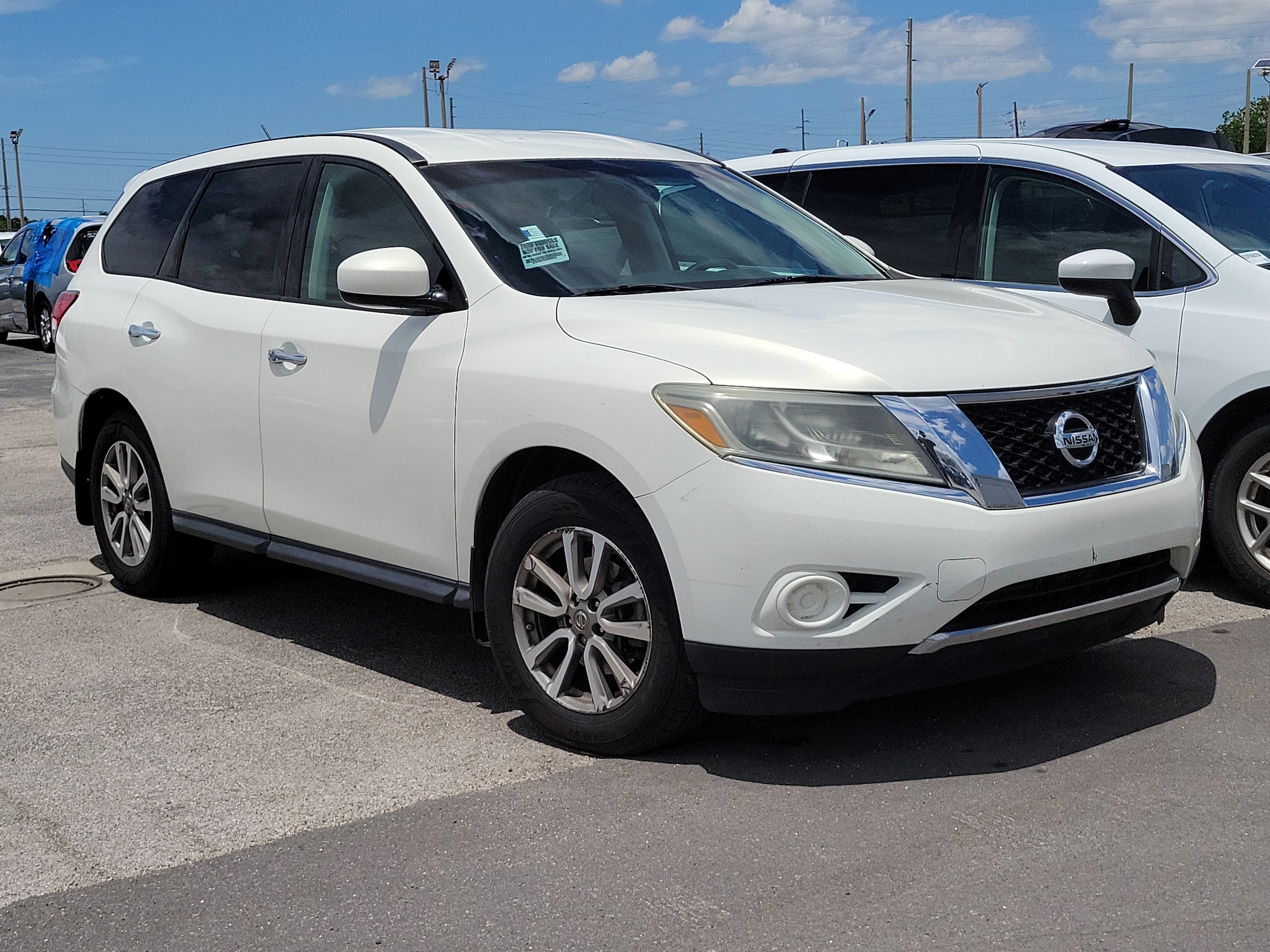 2014 Nissan Pathfinder S 2WD's photo