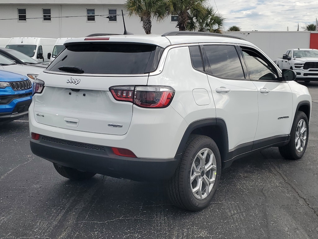 New 2026 Jeep Compass Latitude Sport Utility