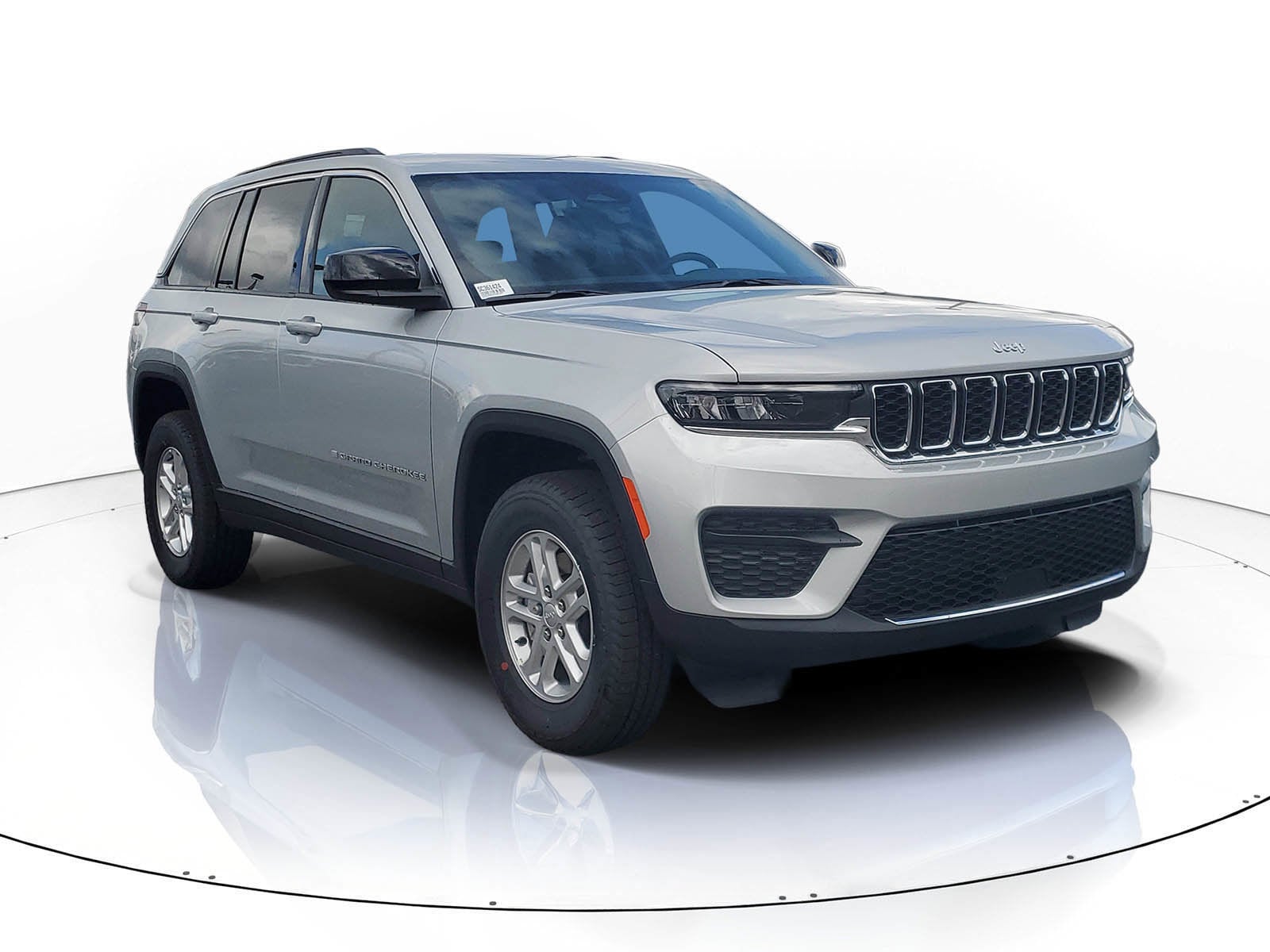 2025 Jeep Grand Cherokee Laredo's photo