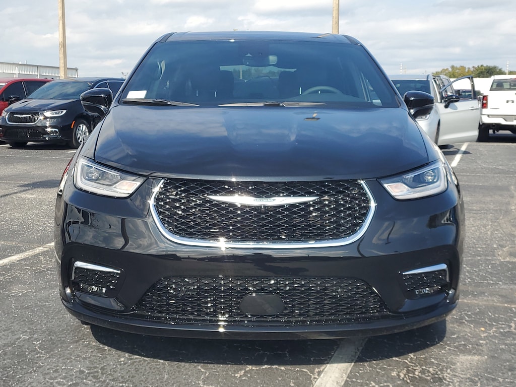 New 2026 Chrysler Pacifica Select Passenger Van