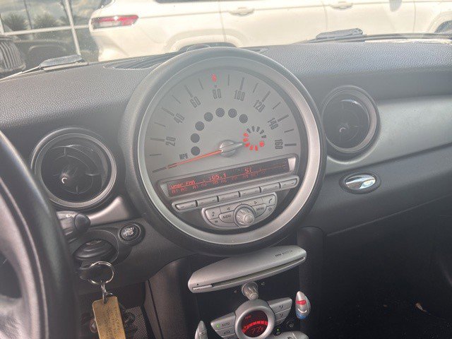2010 Mini Cooper Hardtop Base photo 3