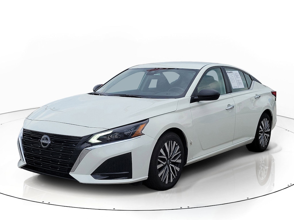 Used 2025 Nissan Altima SV SV FWD