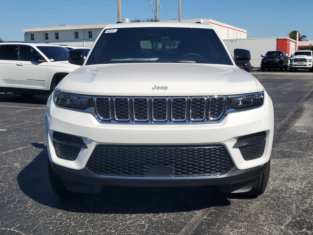 New 2025 Jeep Grand Cherokee Laredo Sport Utility