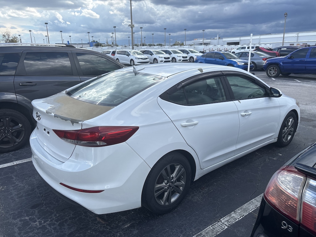 2017 Hyundai Elantra SE photo 4