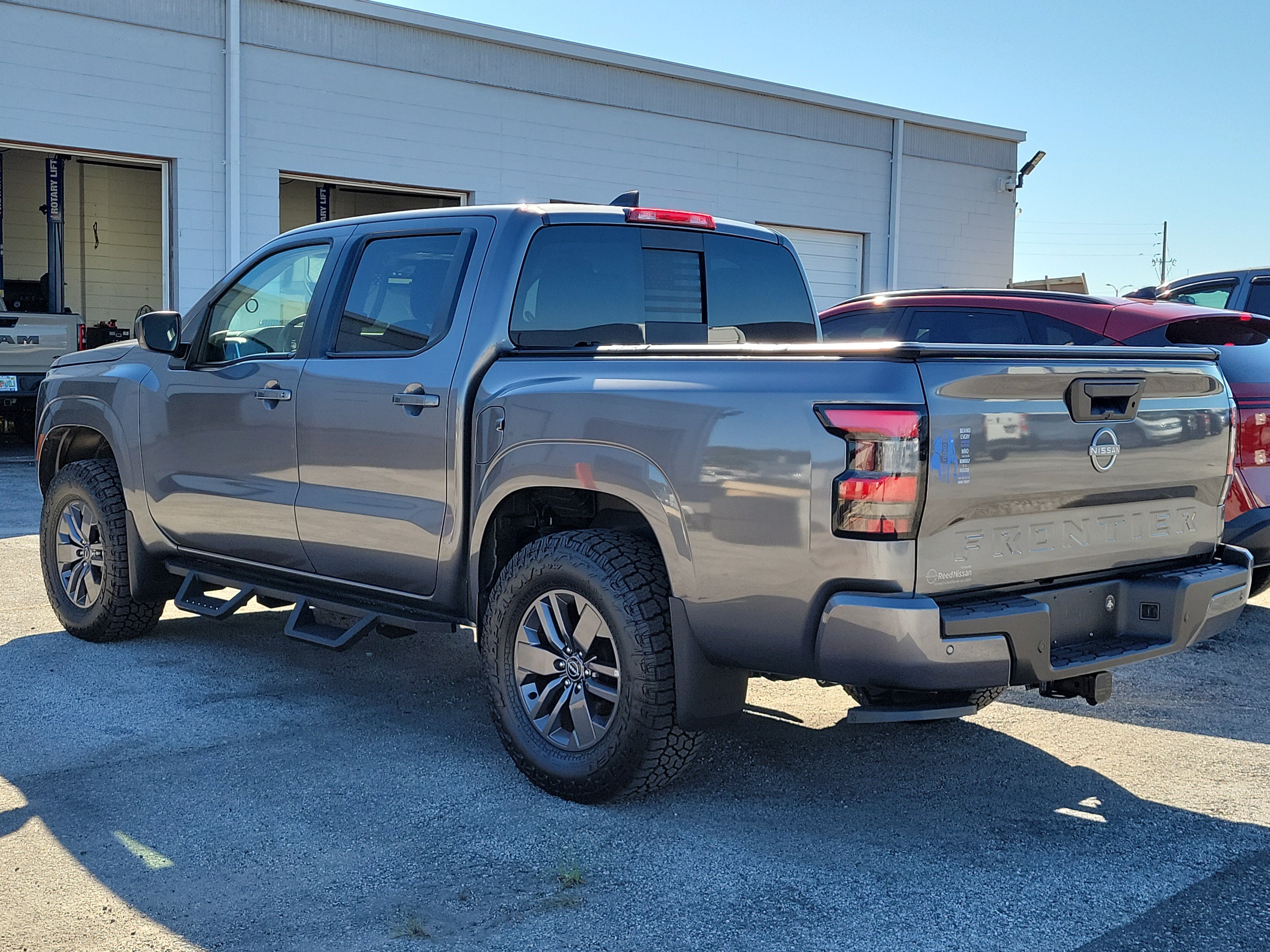Used 2025 Nissan Frontier SV SV Crew Cab 4x2