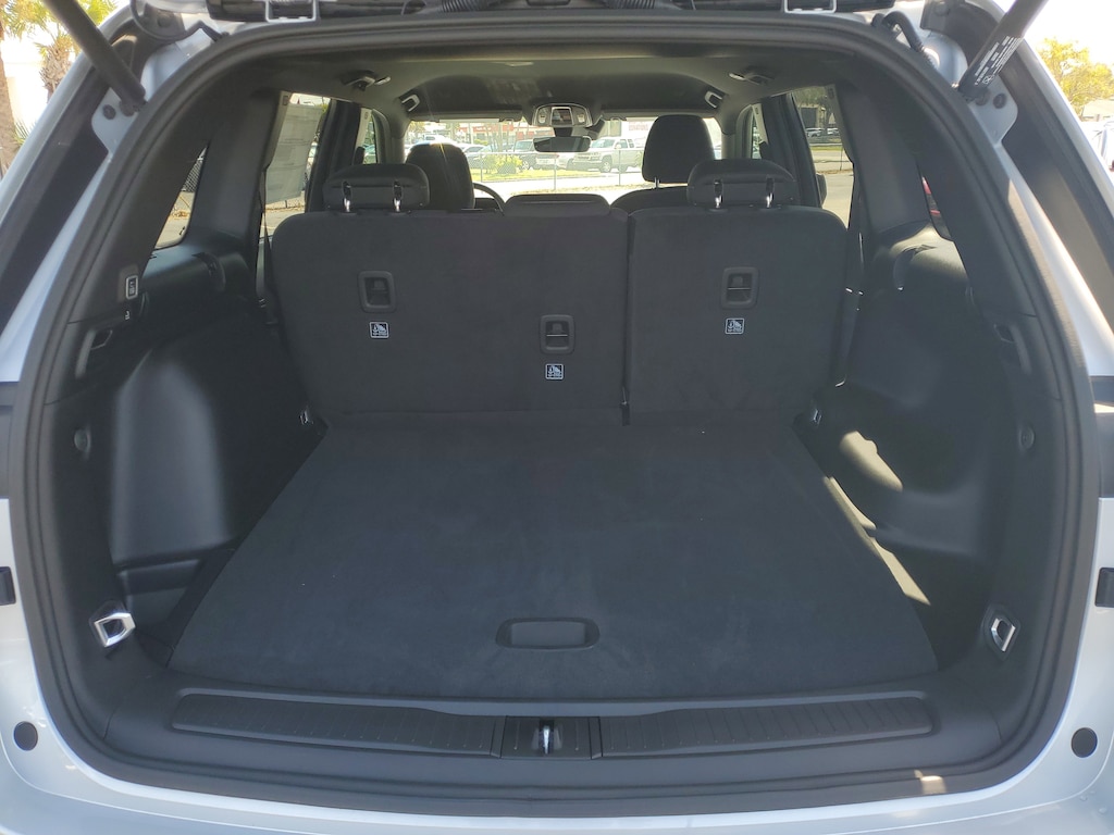 New 2025 Jeep Grand Cherokee Laredo Sport Utility