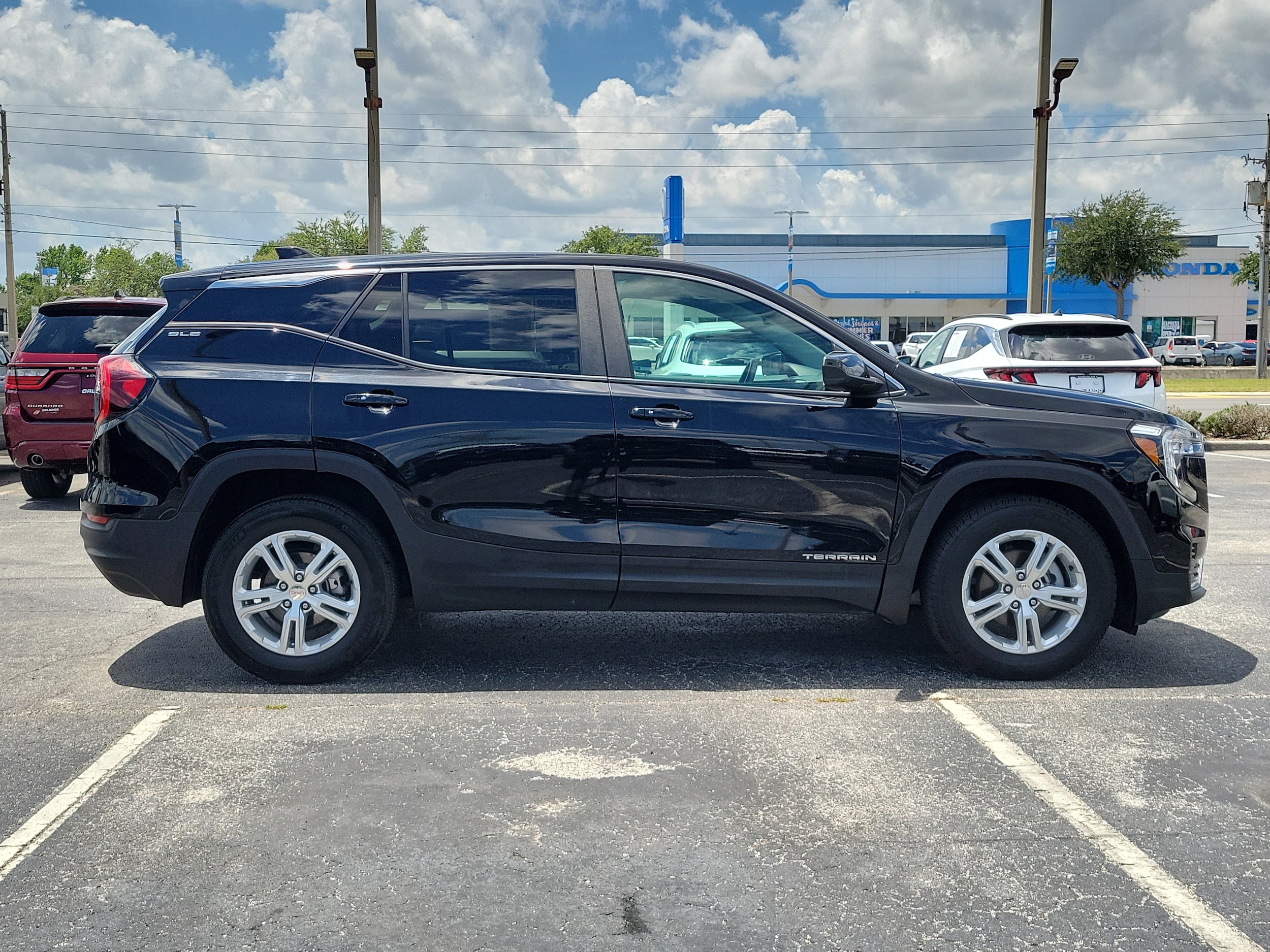 2024 GMC Terrain SLE - Photo 8