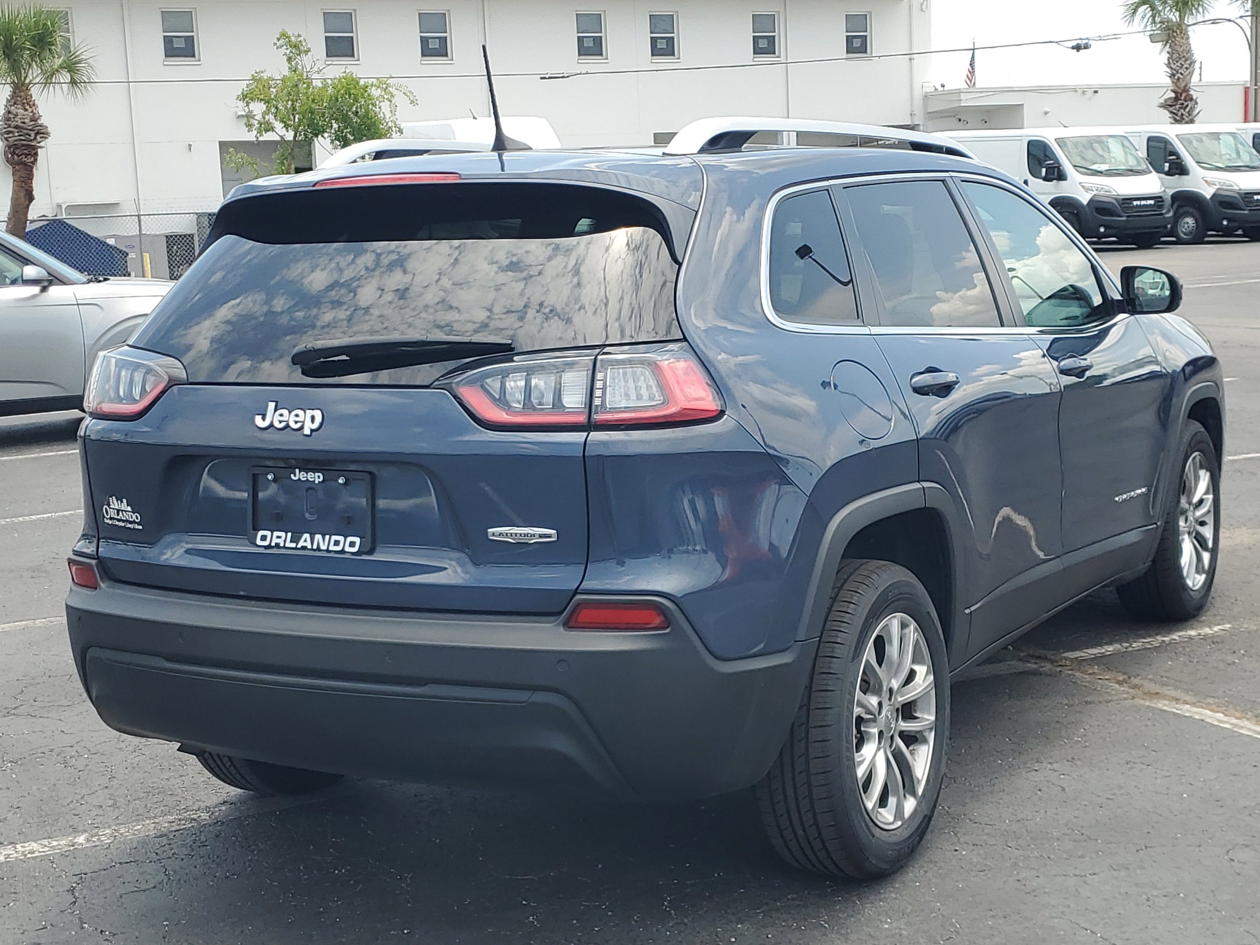 Image 3 of 2021 Jeep Cherokee Latitude Plus FWD