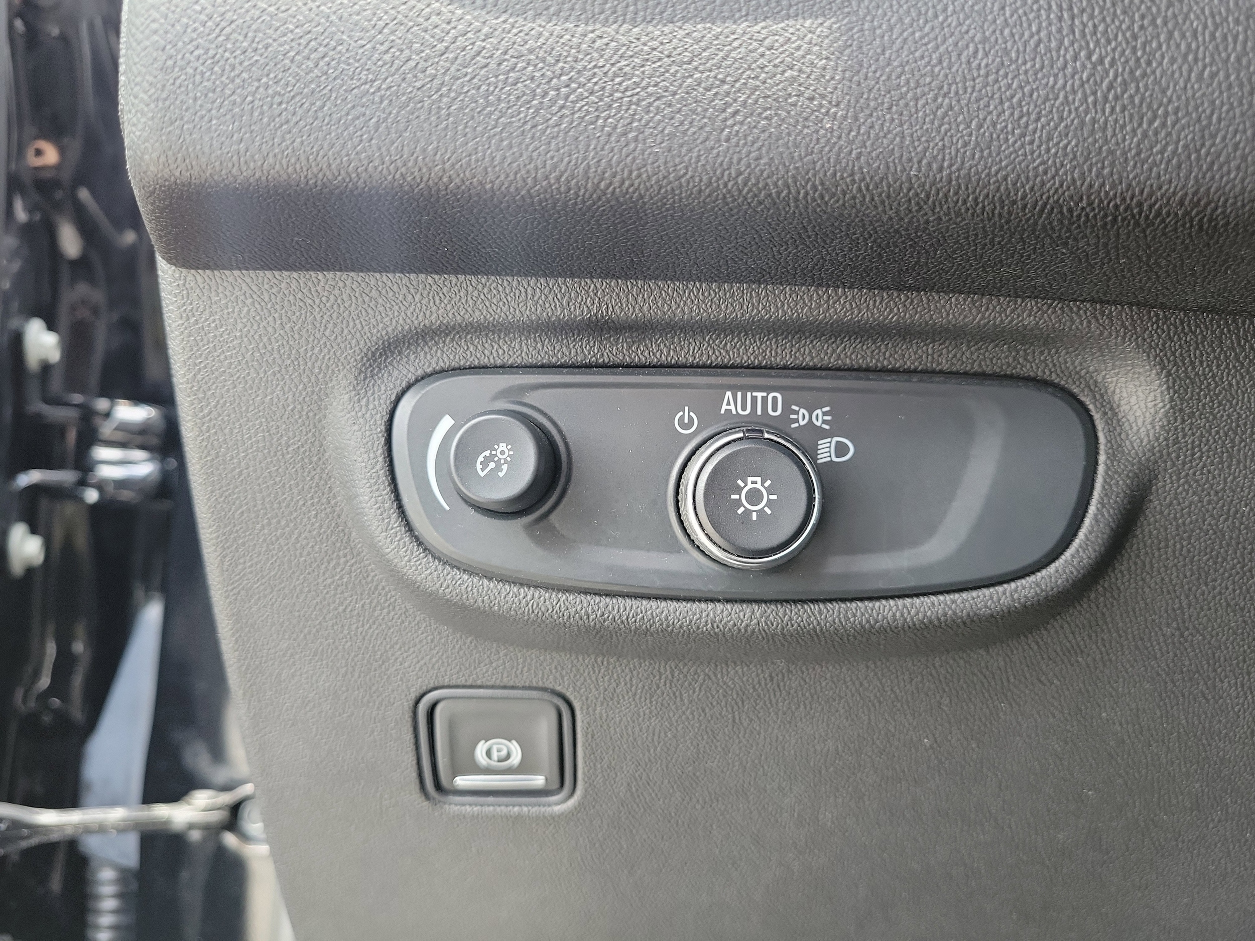 2024 GMC Terrain SLE - Photo 21