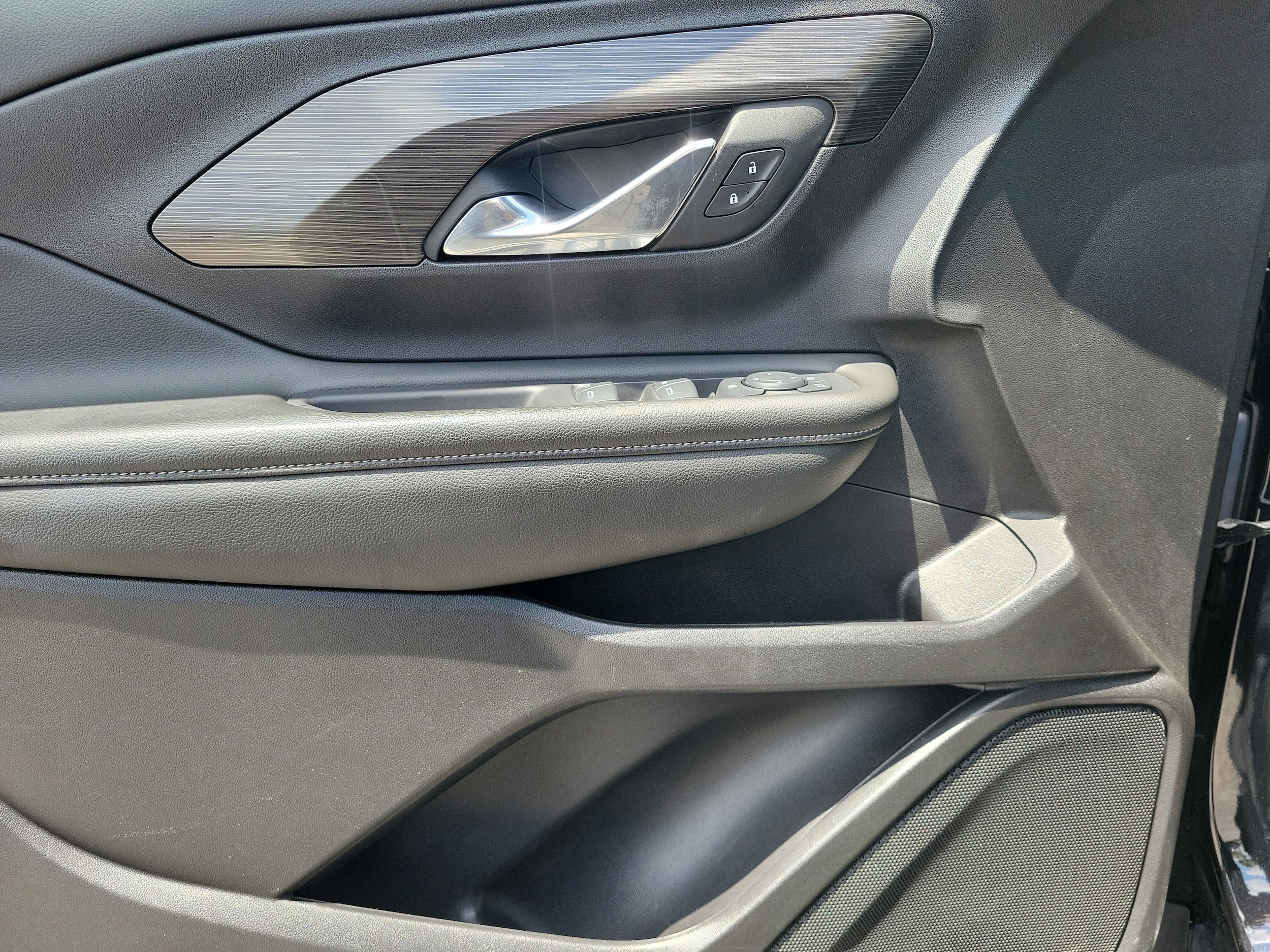 2024 GMC Terrain SLE - Photo 11