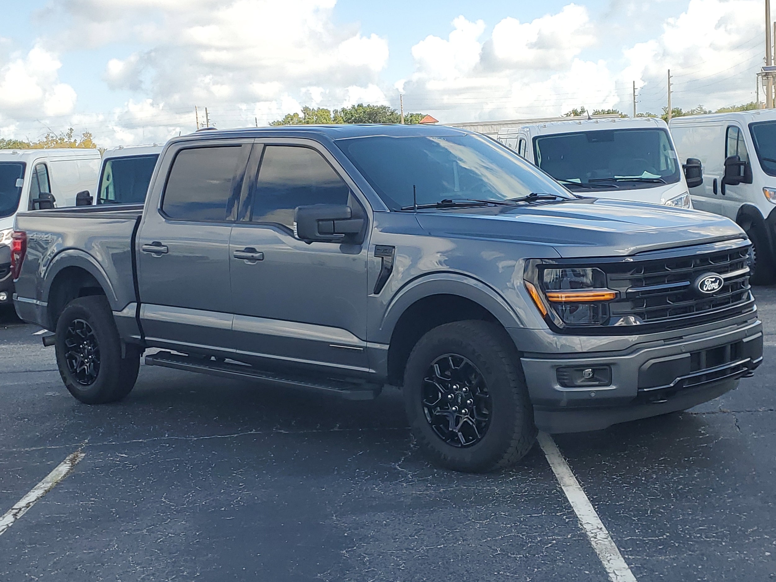 2024 Ford F-150 XLT photo 2