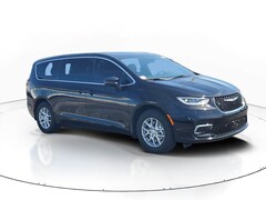 2026 Chrysler Pacifica Select Passenger Van