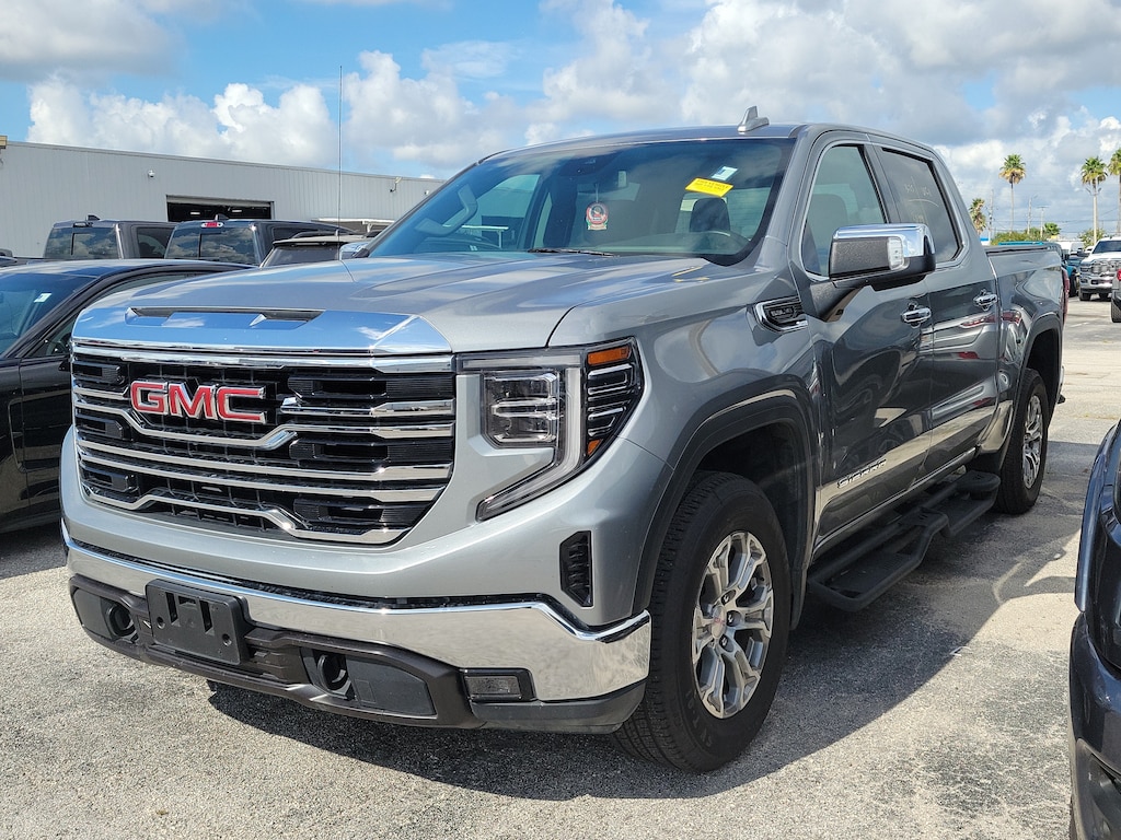 Used 2025 GMC Sierra 1500 SLT 2WD Crew Cab 147 SLT