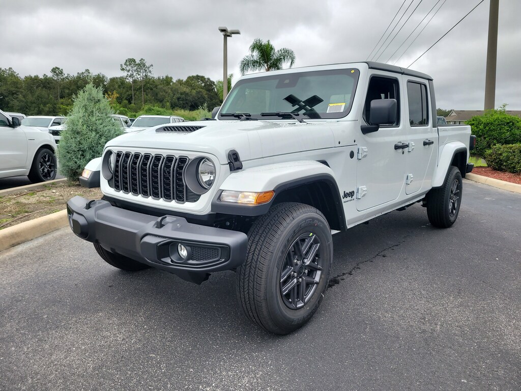 New 2025 Jeep Gladiator Sport S Pickup