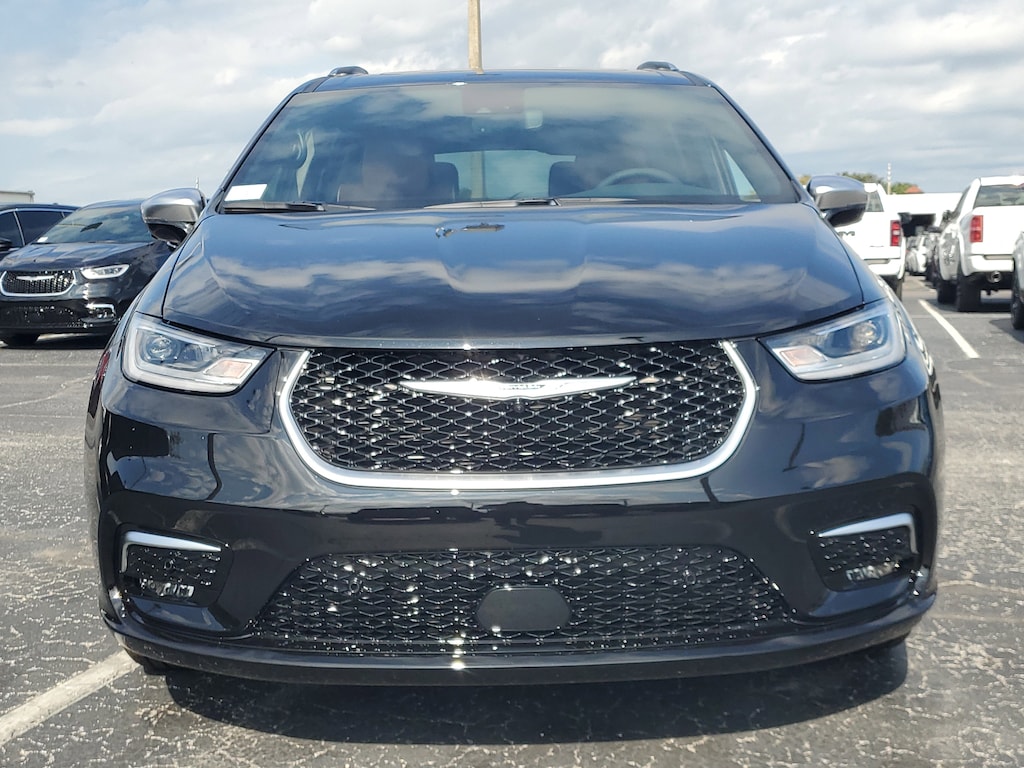 New 2026 Chrysler Pacifica Pinnacle Passenger Van