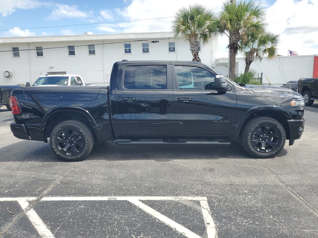 2025 Ram 1500 Big Horn photo 4