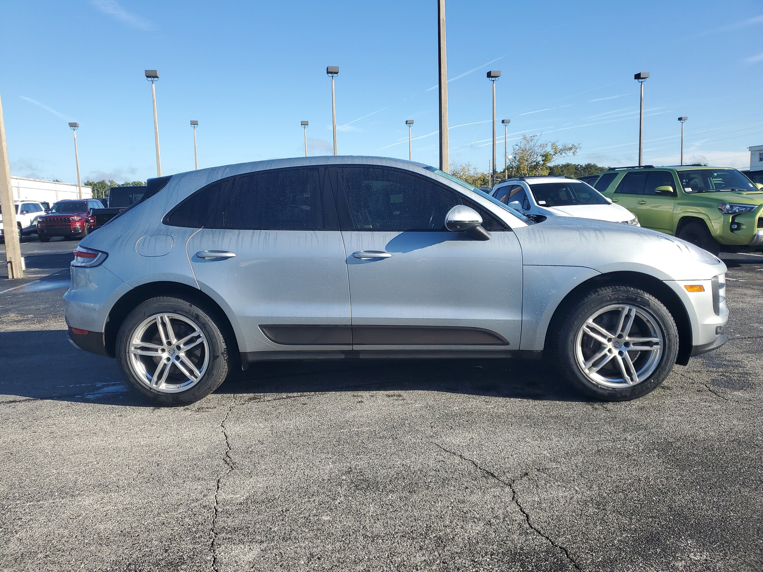 2021 Porsche Macan Base photo 3