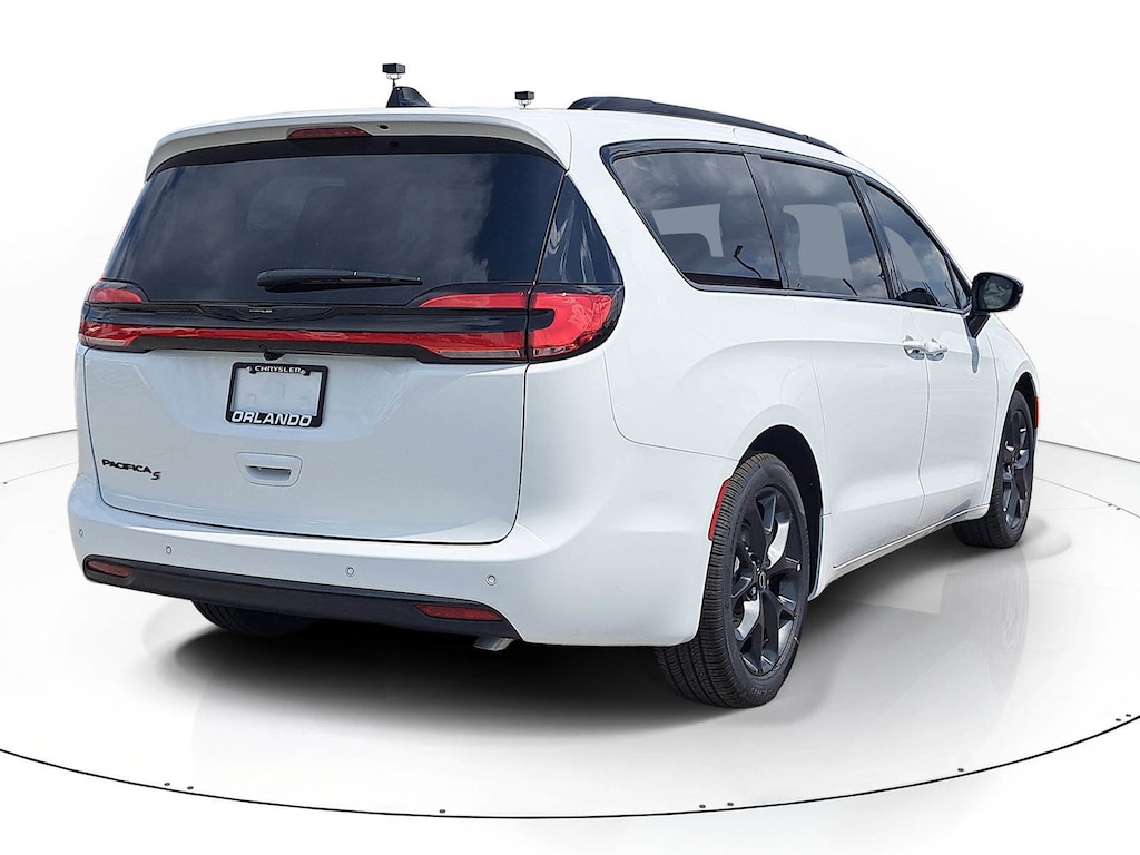 New 2026 Chrysler Pacifica Select Passenger Van