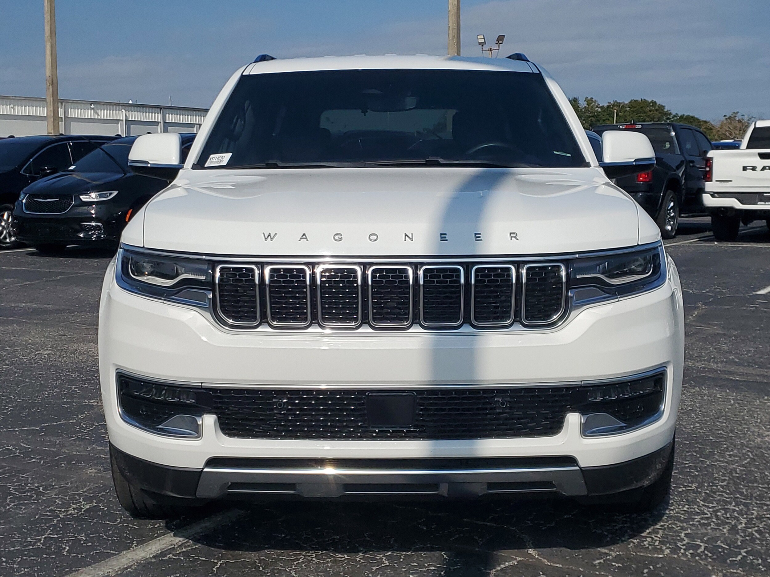 2022 Jeep Wagoneer Series III photo 2