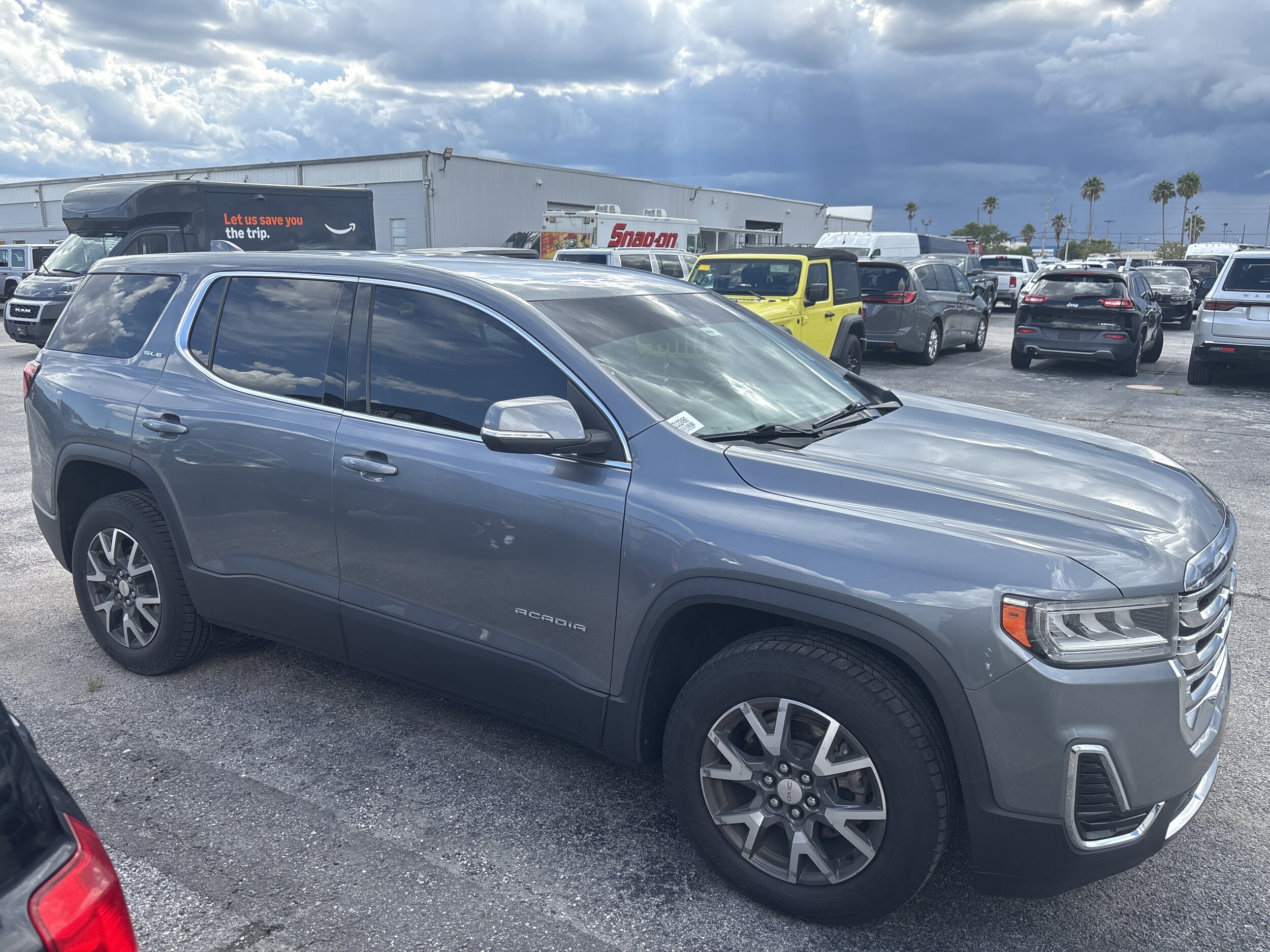 2021 Gmc Acadia SLE photo 2