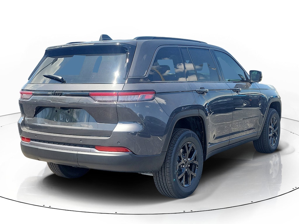 New 2026 Jeep Grand Cherokee Laredo Altitude Sport Utility