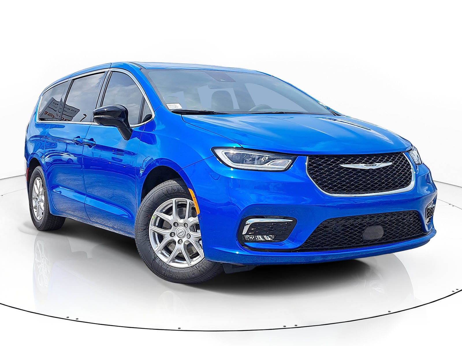 2026 Chrysler Pacifica Select's photo
